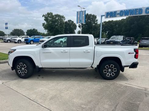 Used 2024 Chevrolet Colorado Z71 w/ Z71 Convenience Package 2 AWD/4WD image 3