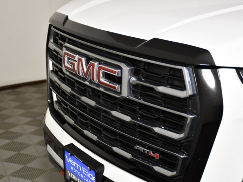 Used 2025 GMC Yukon AT4 AWD/4WD image 11