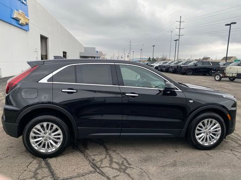 Used 2024 Cadillac XT4 Luxury w/ Cold Weather Package image 8