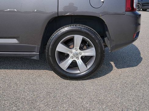 Used 2017 Jeep Compass High Altitude AWD/4WD image 9