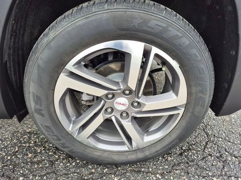 Used 2018 GMC Terrain SLT w/ Infotainment Package II image 9