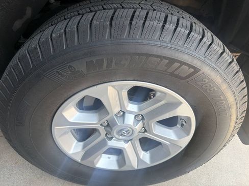 Used 2016 Toyota 4Runner SR5 AWD/4WD image 19