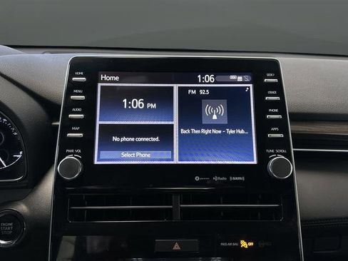 Used 2022 Toyota Avalon XLE image 16