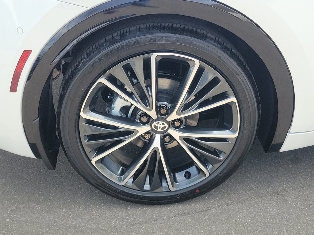 New 2027 Toyota Prius Limited w/ Limited Premium Package FWD image 6