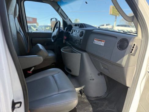 Used 2017 Ford E-350 and Econoline 350 Super Duty image 8