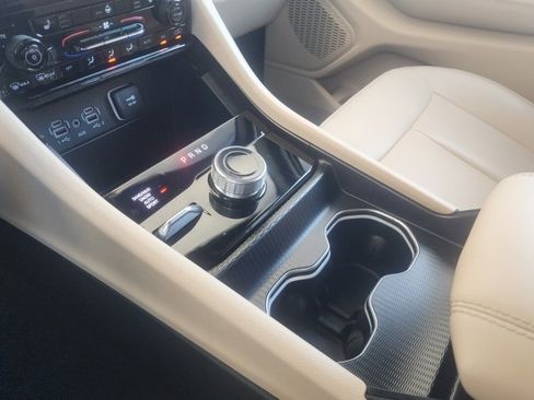 Used 2024 Jeep Grand Cherokee Limited image 44