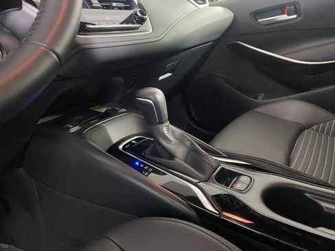 Used 2020 Toyota Corolla XSE image 27