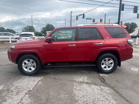 Used 2016 Toyota 4Runner SR5 RWD image 2