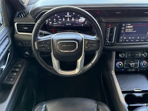 Used 2022 GMC Yukon XL Denali AWD/4WD image 15