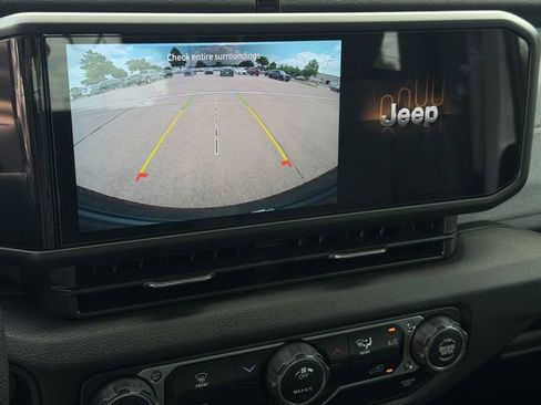 Used 2025 Jeep Wrangler Sport AWD/4WD image 17