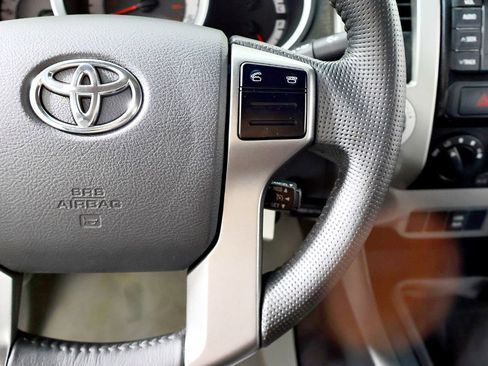 Used 2013 Toyota Tacoma image 23