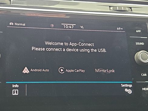 Certified 2022 Volkswagen Tiguan SE R-Line image 22