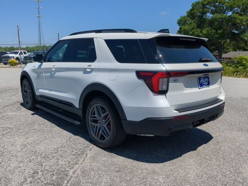 Used 2026 Ford Explorer ST-Line w/ ST-Line Street Pack AWD/4WD image 5
