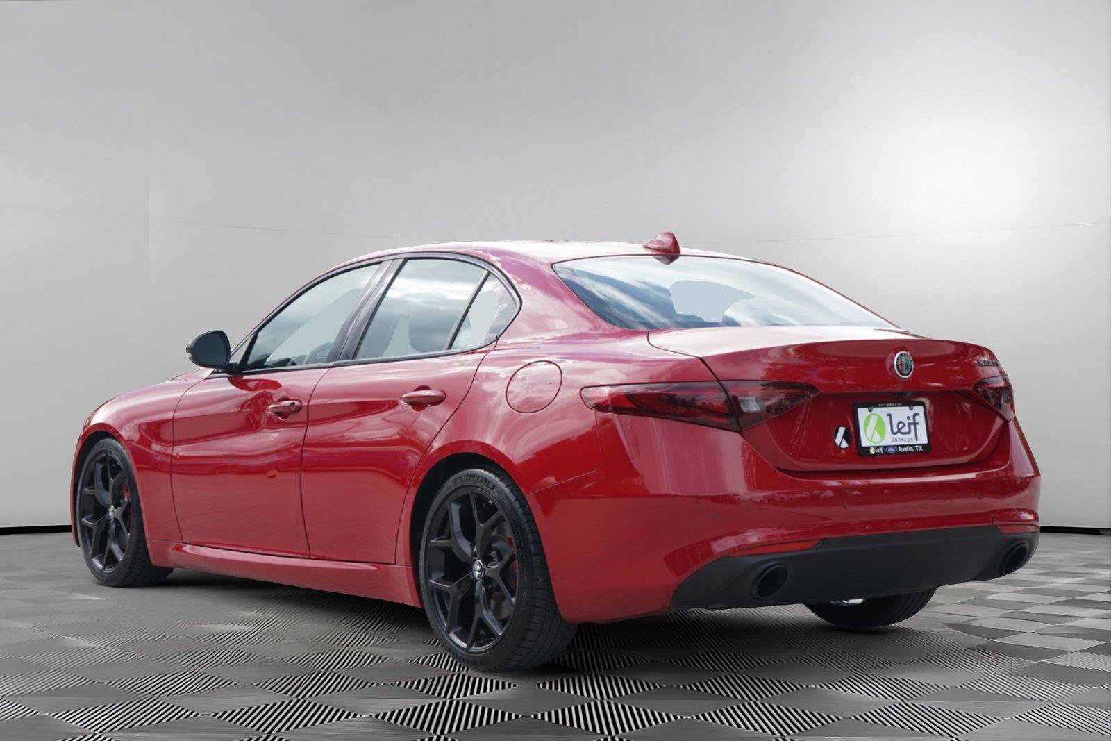 Used 2020 Alfa Romeo Giulia w/ Nero Edizione RWD image 6