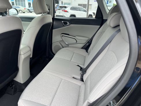 Used 2020 Kia Soul S image 14
