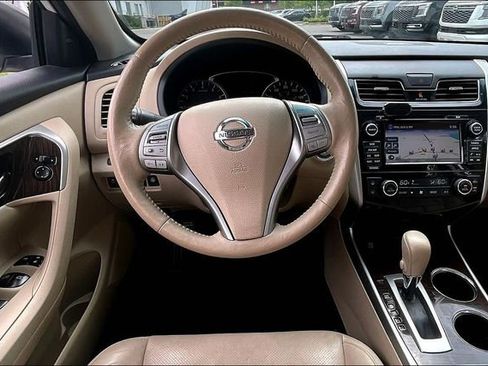 Used 2015 Nissan Altima 2.5 SL w/ Technology Package FWD image 8
