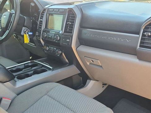 Certified 2019 Ford F250 XLT w/ XLT Premium Package AWD/4WD image 21