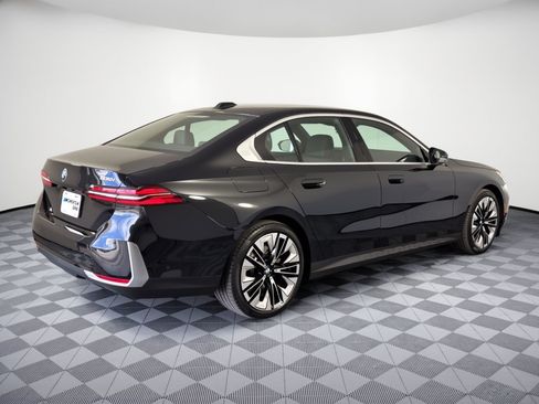 Used 2026 BMW 530i RWD image 9