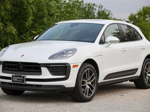 Certified 2026 Porsche Macan AWD/4WD image 22