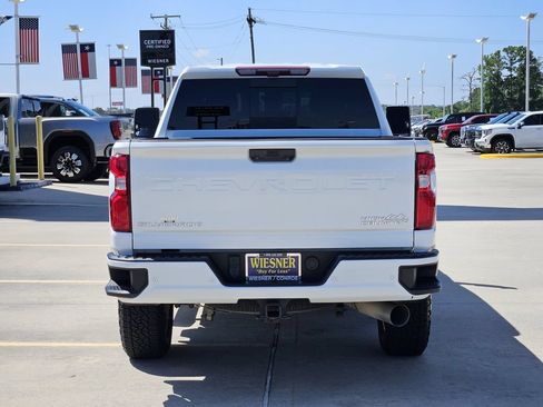 Used 2024 Chevrolet Silverado 2500 High Country w/ Technology Package AWD/4WD image 6