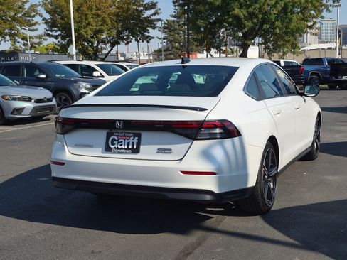 Used 2023 Honda Accord Sport image 3