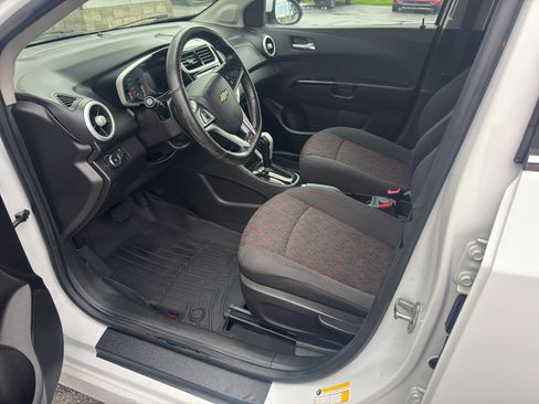 Used 2017 Chevrolet Sonic LT FWD image 21