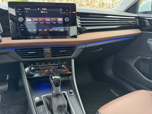 Used 2025 Volkswagen Jetta SEL image 27