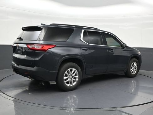 Used 2021 Chevrolet Traverse LT FWD image 5