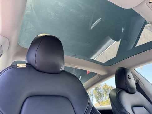 Used 2018 Tesla Model 3 Long Range RWD image 15