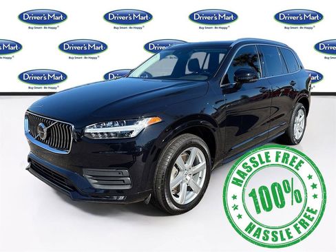 Used 2021 Volvo XC90 T5 Momentum w/ Climate Package image 3