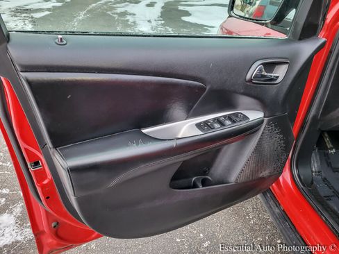 Used 2018 Dodge Journey SE image 24