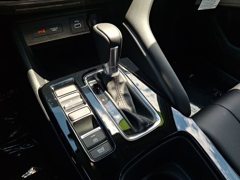 Used 2025 Acura Integra FWD image 15