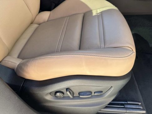 Used 2024 Porsche Cayenne image 17