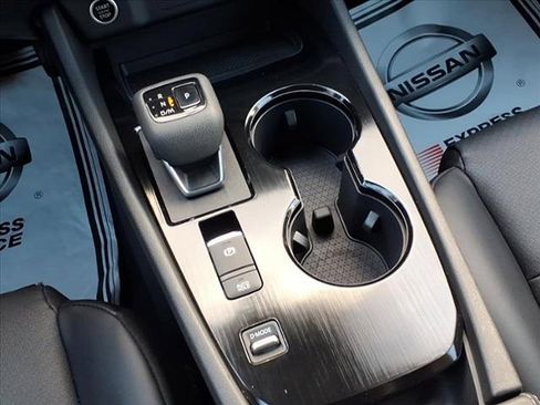 Used 2023 Nissan Rogue SV w/ SV Premium B Package image 26