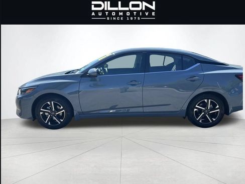 Used 2025 Nissan Sentra SV FWD image 17