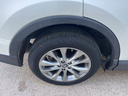 Used 2016 Toyota RAV4 Limited image 14