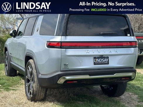 Used 2025 Rivian R1S Adventure image 5