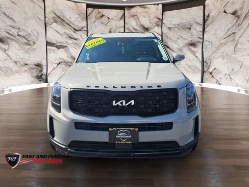 Used 2022 Kia Telluride EX w/ EX Premium Package AWD/4WD image 2