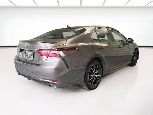 Used 2024 Toyota Camry SE FWD image 4