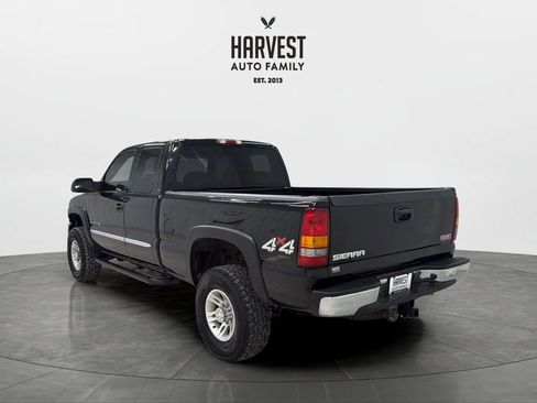 Used 2004 GMC Sierra 2500 SLE w/ Skid Plate Package AWD/4WD image 4