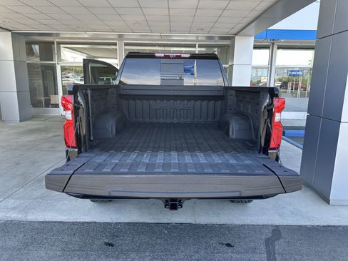 Used 2024 Chevrolet Silverado 1500 ZR2 w/ Technology Package AWD/4WD image 33