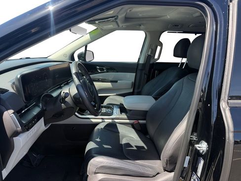 Used 2024 Kia Carnival SX Prestige image 10