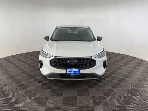 Used 2025 Ford Escape Active AWD/4WD image 2