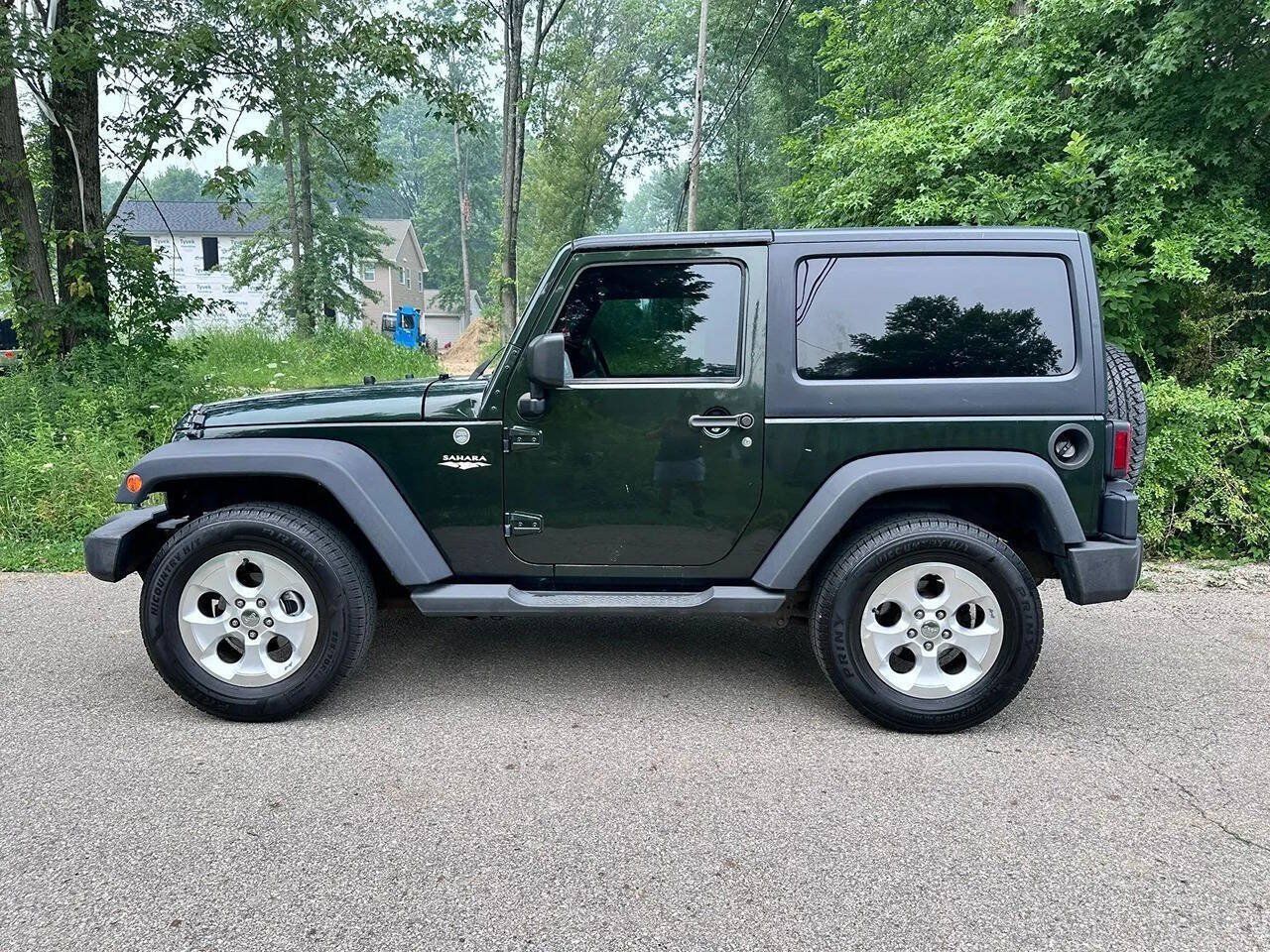 Used 2011 Jeep Wrangler Sahara w/ Dual Top Group AWD/4WD image 3