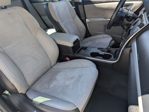 Used 2017 Toyota Camry XSE image 8