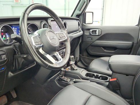 Used 2023 Jeep Wrangler Unlimited Sahara w/ Cold Weather Group AWD/4WD image 25