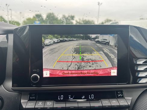 Used 2025 Toyota Camry SE FWD image 17
