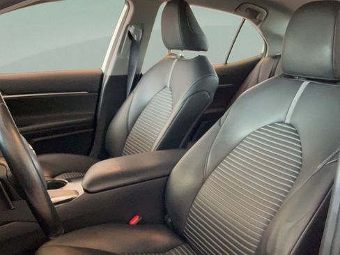 Used 2019 Toyota Camry SE FWD image 24