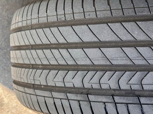 Used 2023 Hyundai Elantra Limited image 3