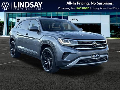 Used 2022 Volkswagen Atlas Cross Sport SE w/ Black Wheel Package image 1